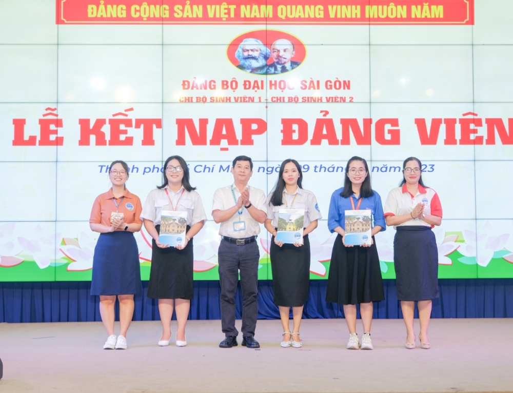 Lễ kết nạp Đảng viên, Lễ tuyên dương danh hiệu “Sinh viên 5 tốt”  và Ngày hội Sinh viên 5 tốt năm 2023